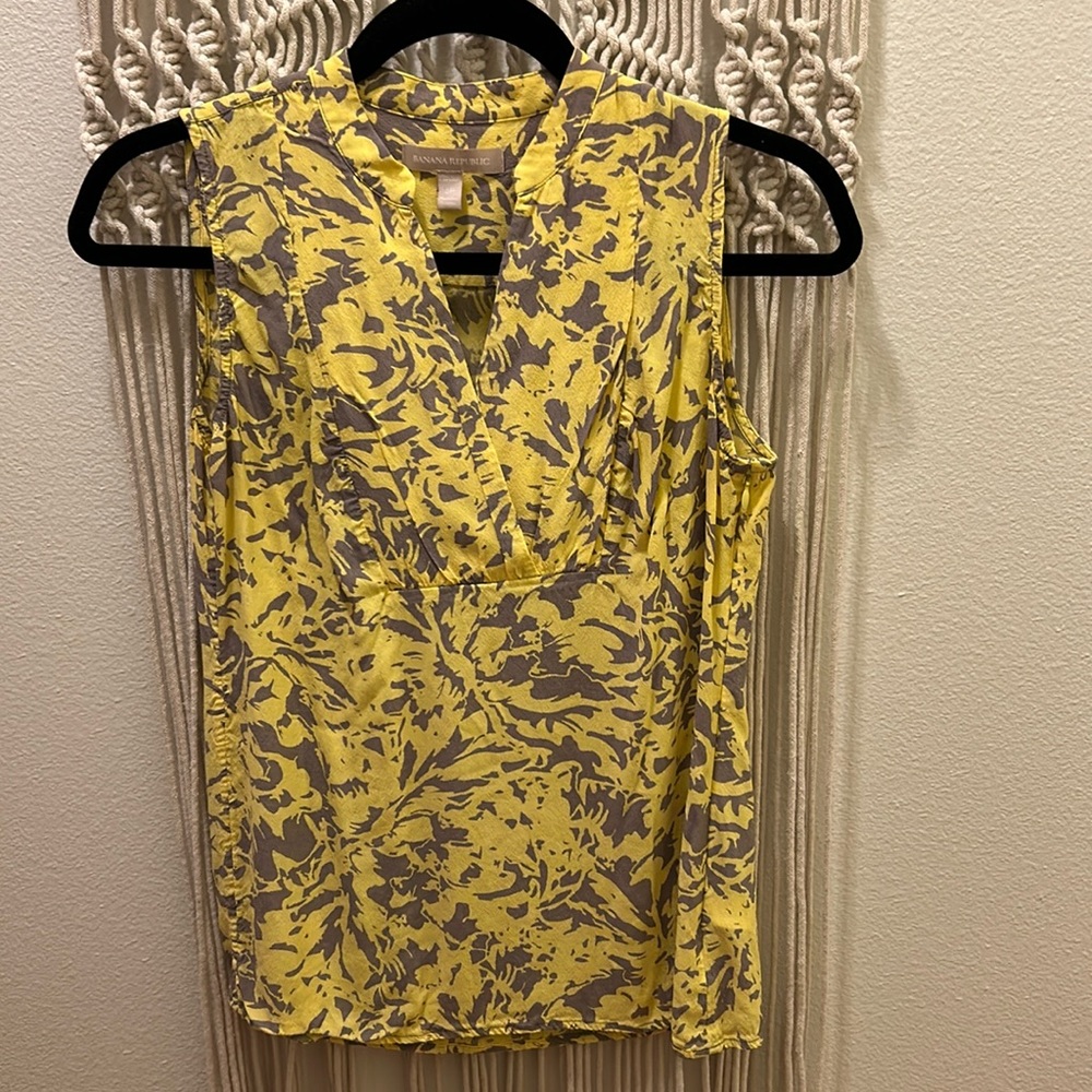 Banana Republic Pretty Yellow and Gray Patterned Sleeveless Tunic
